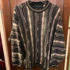 Vntg Tundra Canada sweater